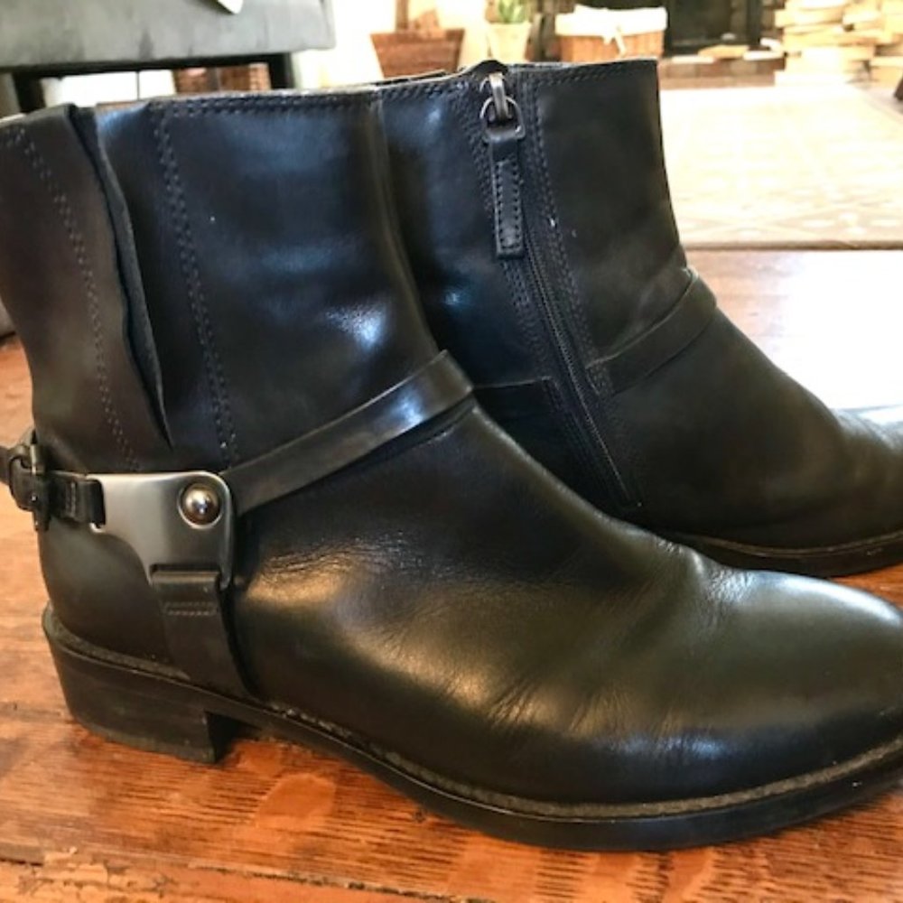 Black leather Ecco ankle boots
